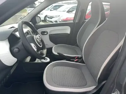 Photo 8 Renault Twingo  III E-Tech