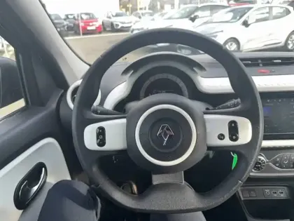 Photo 24 Renault Twingo  III E-Tech