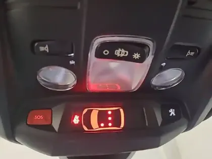 Photo 142 Peugeot 3008  Hybrid 225 e-EAT8