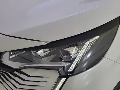 Photo 95 Peugeot 3008  Hybrid 225 e-EAT8