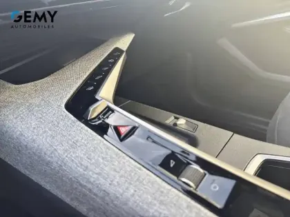 Photo 52 Peugeot 3008  Hybrid 145 e-DCS6