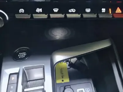 Photo 106 Peugeot 308  PureTech 130ch S&S EAT8