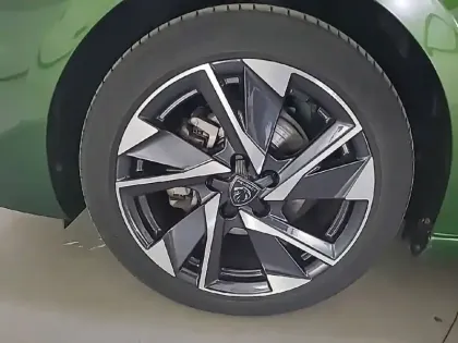 Photo 63 Peugeot 308  PureTech 130ch S&S EAT8