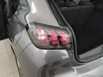 Photo 40 Peugeot 208  PureTech 100 S&S BVM6