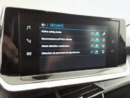 Photo 19 Peugeot 208  PureTech 100 S&S BVM6