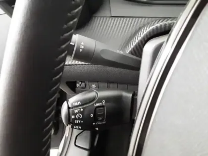 Photo 68 Peugeot 208  PureTech 100 S&S BVM6
