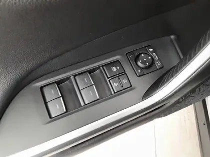 Photo 21 Toyota Rav4  Hybride 218 ch 2WD