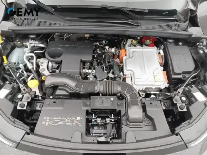 Photo 11 Renault Captur  E-Tech full hybrid 145 ch