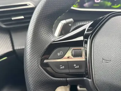 Photo 48 Peugeot 2008  PureTech 130 S&S EAT8