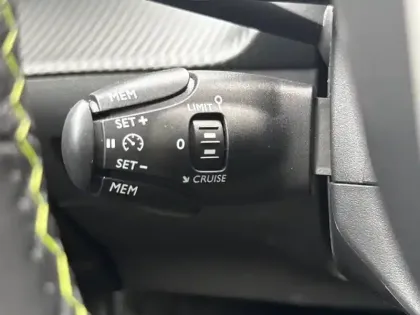 Photo 49 Peugeot 2008  PureTech 130 S&S EAT8