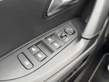 Photo 20 Peugeot 2008  PureTech 130 S&S EAT8