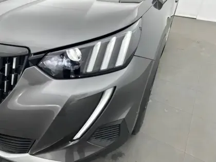 Photo 75 Peugeot 2008  PureTech 130 S&S EAT8