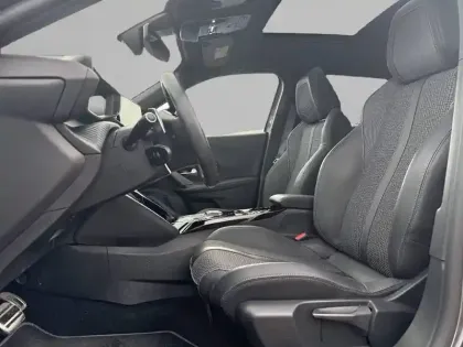 Photo 10 Peugeot 2008  PureTech 130 S&S EAT8