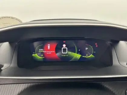 Photo 69 Peugeot 2008  PureTech 130 S&S EAT8