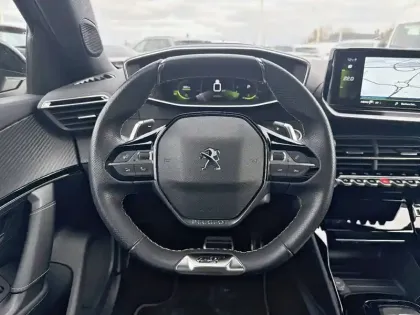 Photo 38 Peugeot 2008  PureTech 130 S&S EAT8