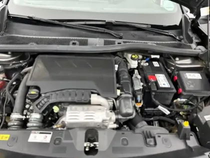 Photo 91 Peugeot 2008  PureTech 130 S&S EAT8