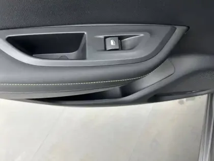 Photo 74 Peugeot 2008  PureTech 130 S&S EAT8