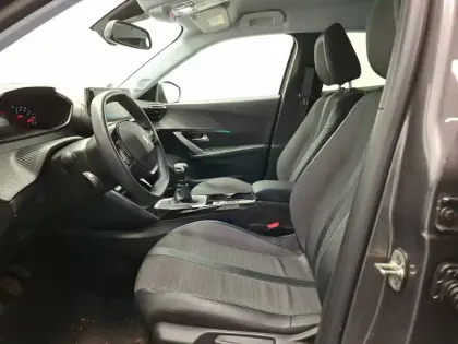 Photo 9 Peugeot 2008  PureTech 130 S&S BVM6