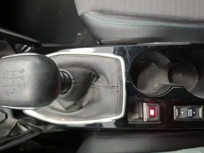 Photo 24 Peugeot 2008  PureTech 130 S&S BVM6