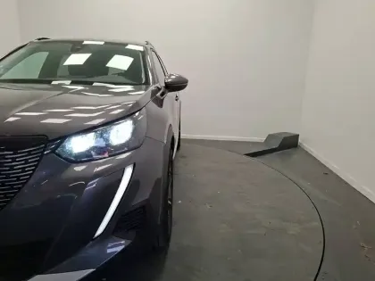 Photo 33 Peugeot 2008  PureTech 130 S&S BVM6