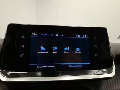 Photo 21 Peugeot 2008  PureTech 130 S&S BVM6