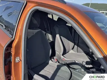 Photo 12 Peugeot 2008  PureTech 130 S&S BVM6