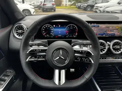 Photo 54 Mercedes GLB  200 d 8G-DCT