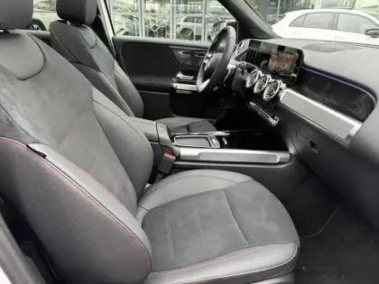 Photo 17 Mercedes GLB  200 d 8G-DCT