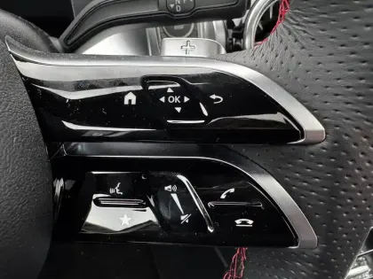 Photo 14 Mercedes GLB  200 d 8G-DCT