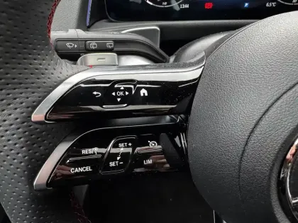 Photo 34 Mercedes GLB  200 d 8G-DCT