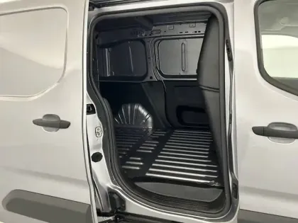 Photo 65 Peugeot Partner  FOURGON STANDARD 650 KG BLUEHDI 100 S&S BVM5