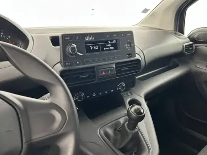 Photo 61 Peugeot Partner  FOURGON STANDARD 650 KG BLUEHDI 100 S&S BVM5