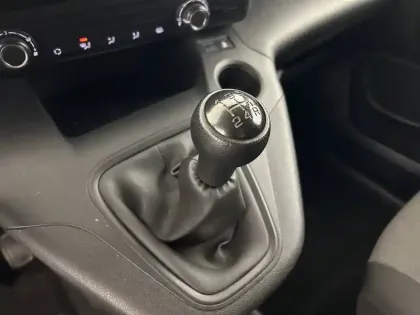 Photo 62 Peugeot Partner  FOURGON STANDARD 650 KG BLUEHDI 100 S&S BVM5