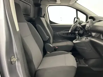 Photo 63 Peugeot Partner  FOURGON STANDARD 650 KG BLUEHDI 100 S&S BVM5