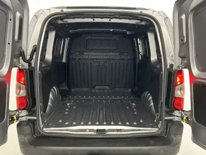 Photo 42 Peugeot Partner  FOURGON STANDARD 650 KG BLUEHDI 100 S&S BVM5