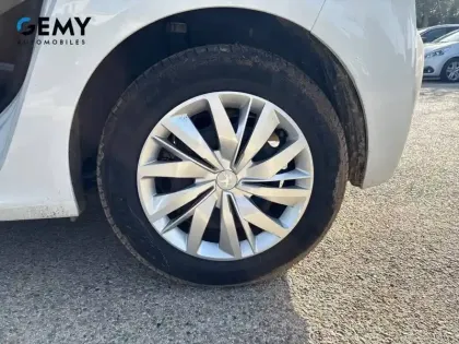 Photo 10 Peugeot 208  PureTech 75 S&S BVM5