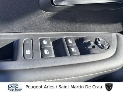 Photo 11 Peugeot 208  Hybrid 100 e-DCS6