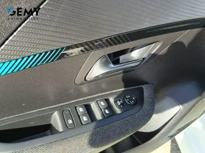 Photo 12 Peugeot 208  PureTech 75 S&S BVM5