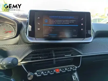 Photo 16 Peugeot 208  PureTech 75 S&S BVM5