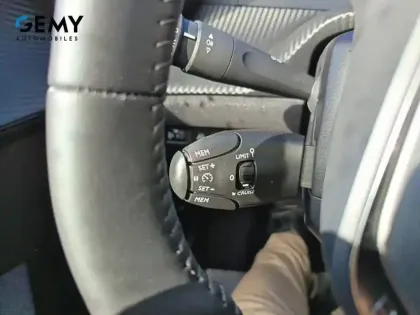 Photo 21 Peugeot 208  PureTech 75 S&S BVM5