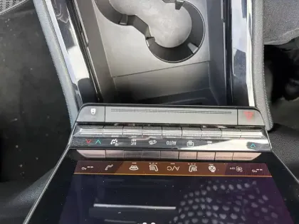 Photo 75 Renault Espace  E-Tech full hybrid 200 GSR2