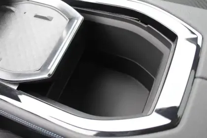 Photo 17 Renault Austral  E-Tech full hybrid 200 GSR2