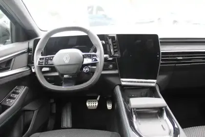 Photo 34 Renault Austral  E-Tech full hybrid 200 GSR2