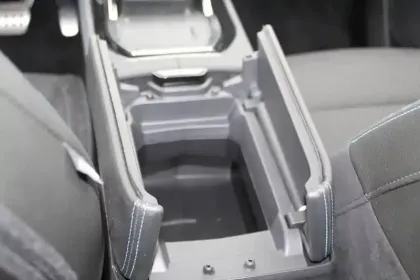 Photo 39 Renault Austral  E-Tech full hybrid 200 GSR2