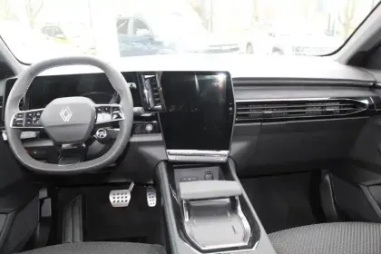 Photo 35 Renault Austral  E-Tech full hybrid 200 GSR2