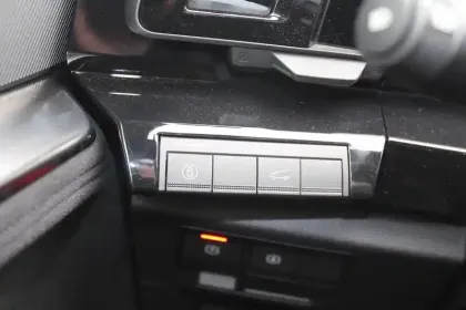 Photo 23 Renault Austral  E-Tech full hybrid 200 GSR2