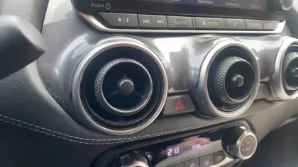 Photo 27 Nissan Juke  DIG-T 114