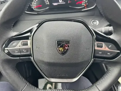 Photo 20 Peugeot 208  PureTech 100 S&S BVM6