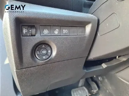 Photo 20 Citroën C4 e- 136 ch Automatique