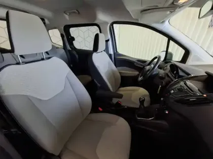 Photo 24 Ford Tourneo  Courier 1.5 TDCi 95